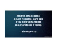 A luz vem na forma de raios brilhantes